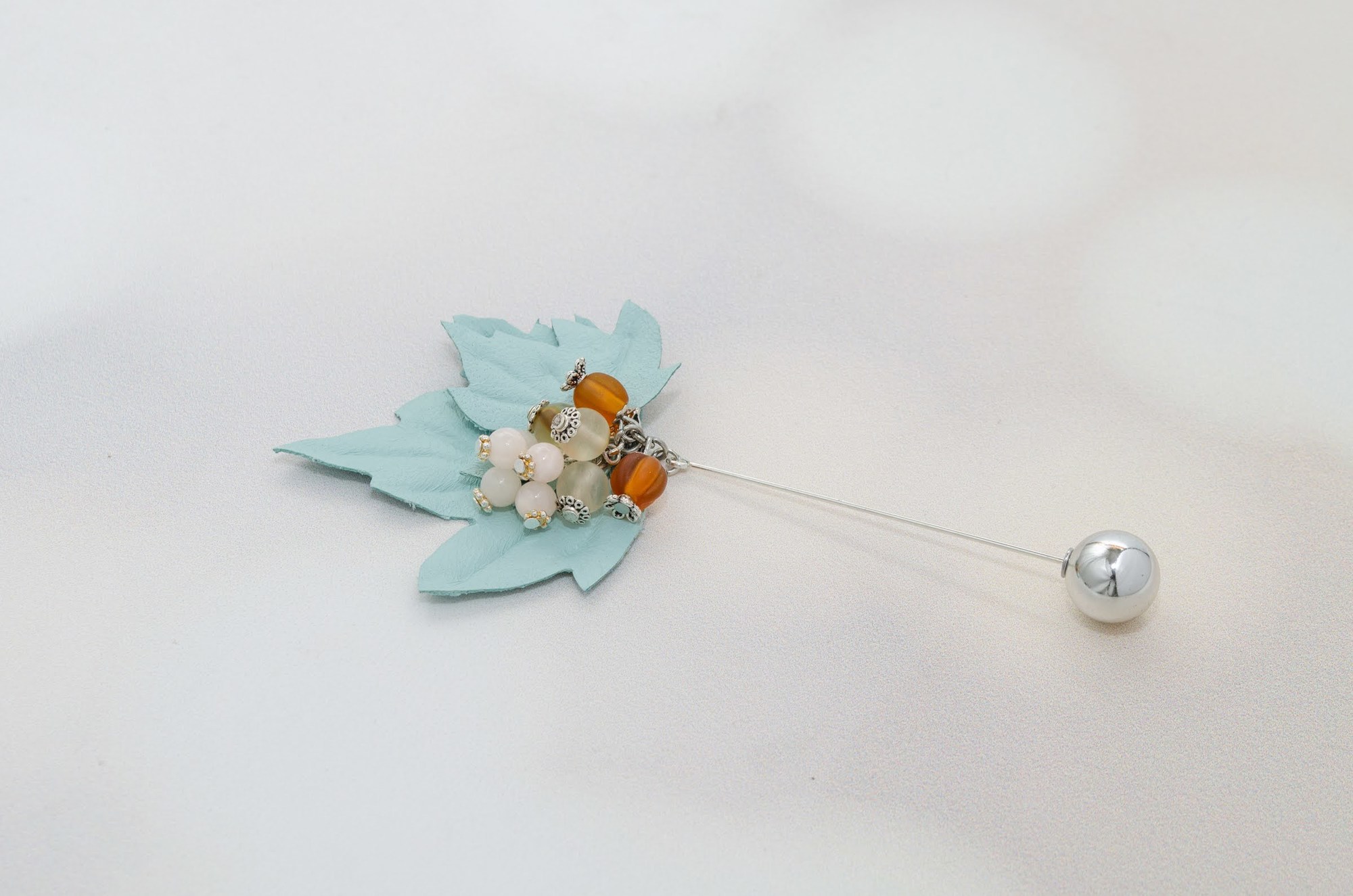 Брошь-игла B21NF15 ЛИСТЬЯ