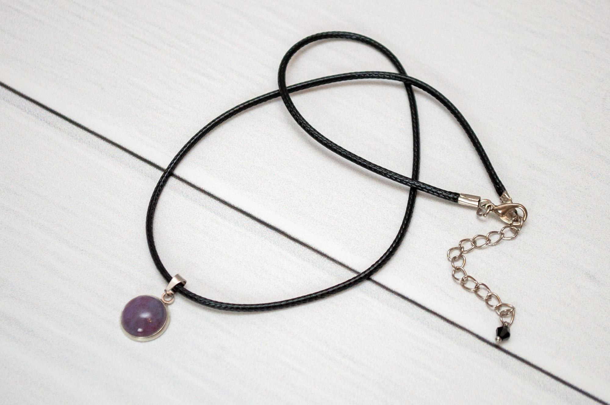 Кулон на шнурке N23P15