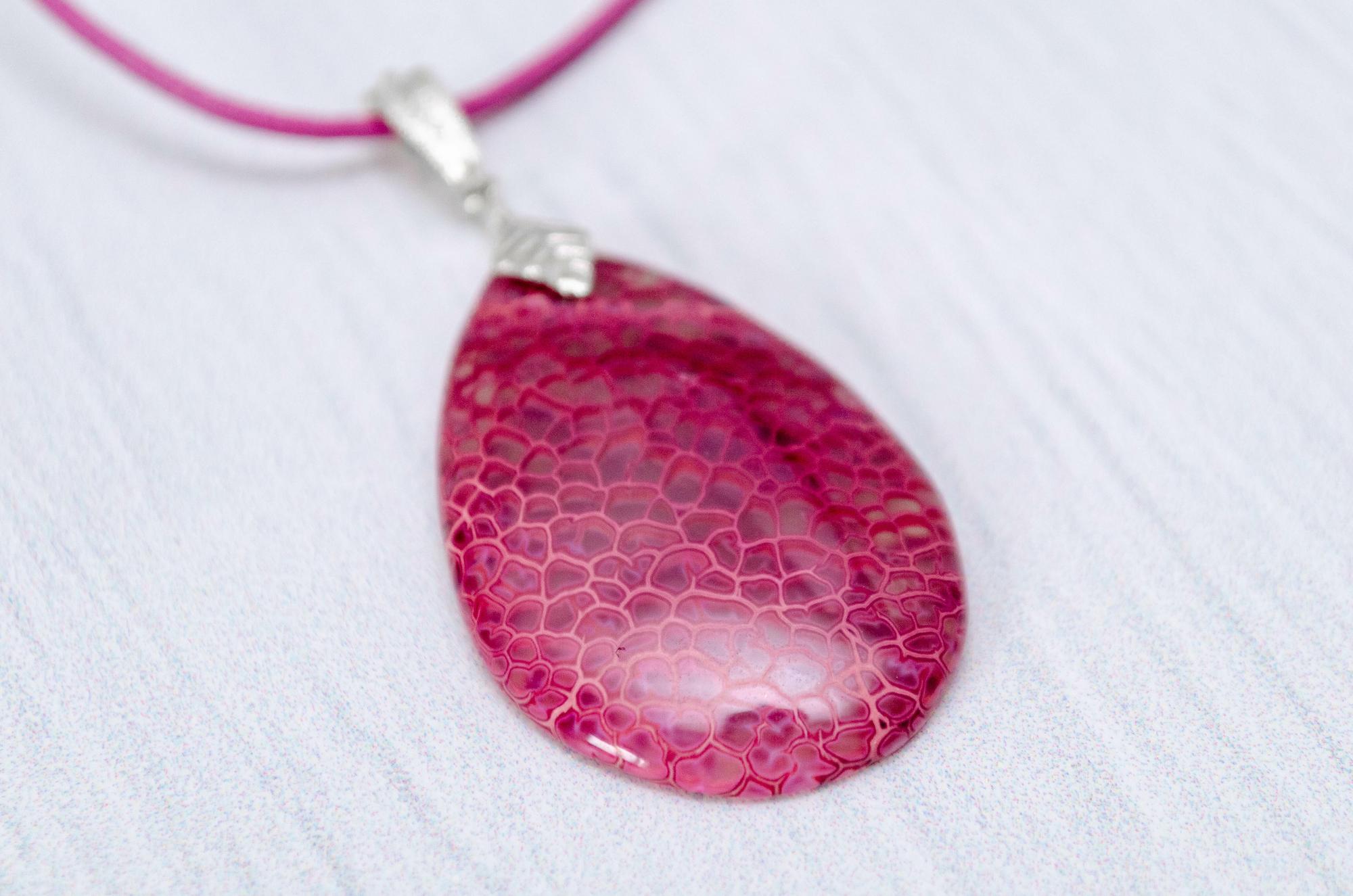 Кулон на шнурке N23P12