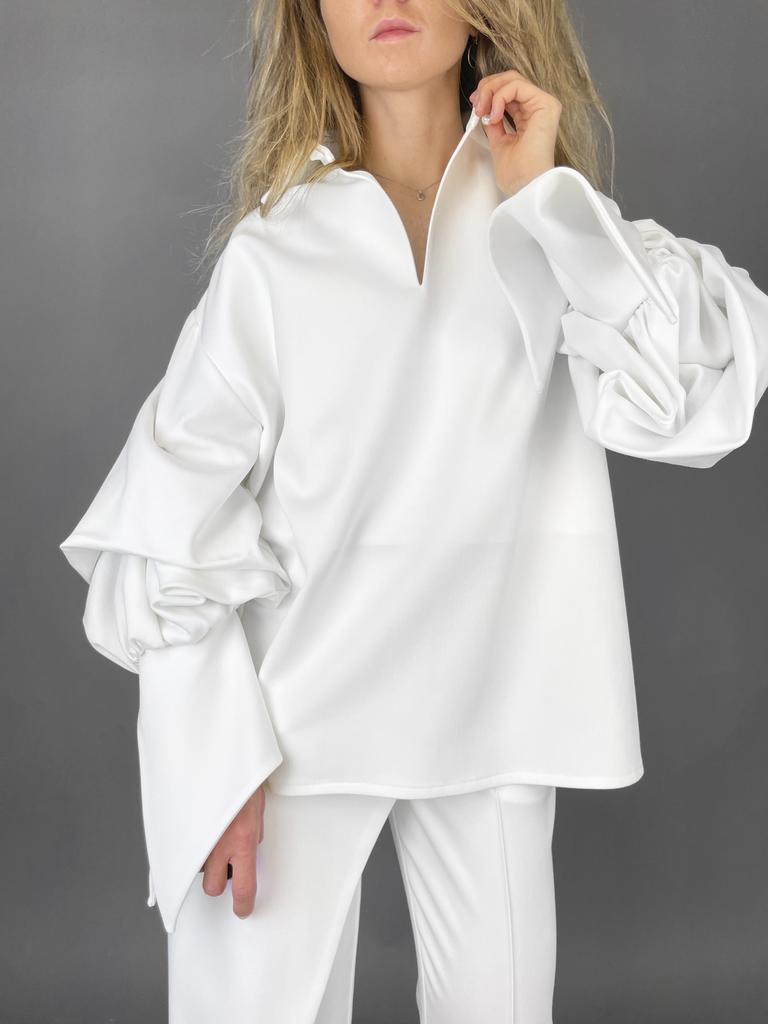 Блуза с объемным рукавом (белый)
