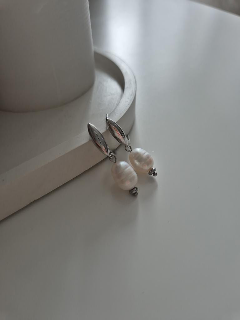 Классические серьги с натуральным жемчугом