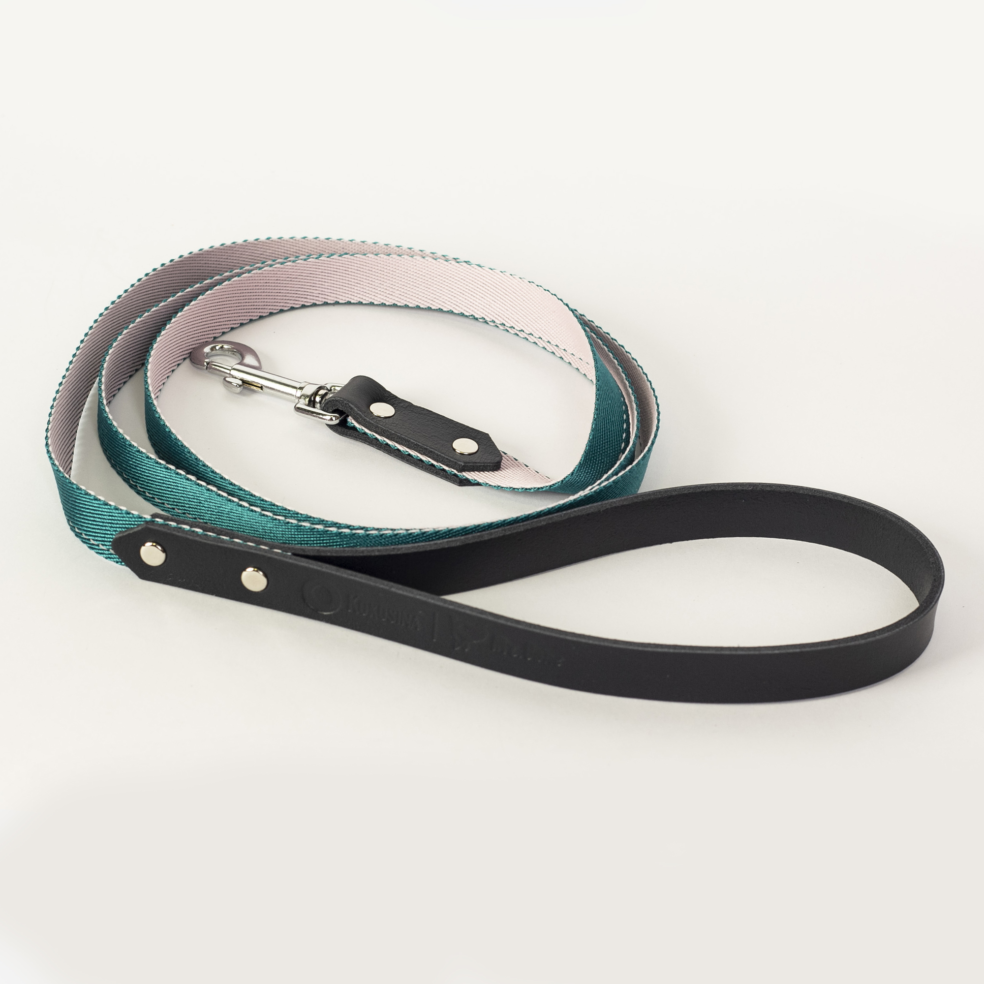 Emerald and rose strap leash with a leather handle