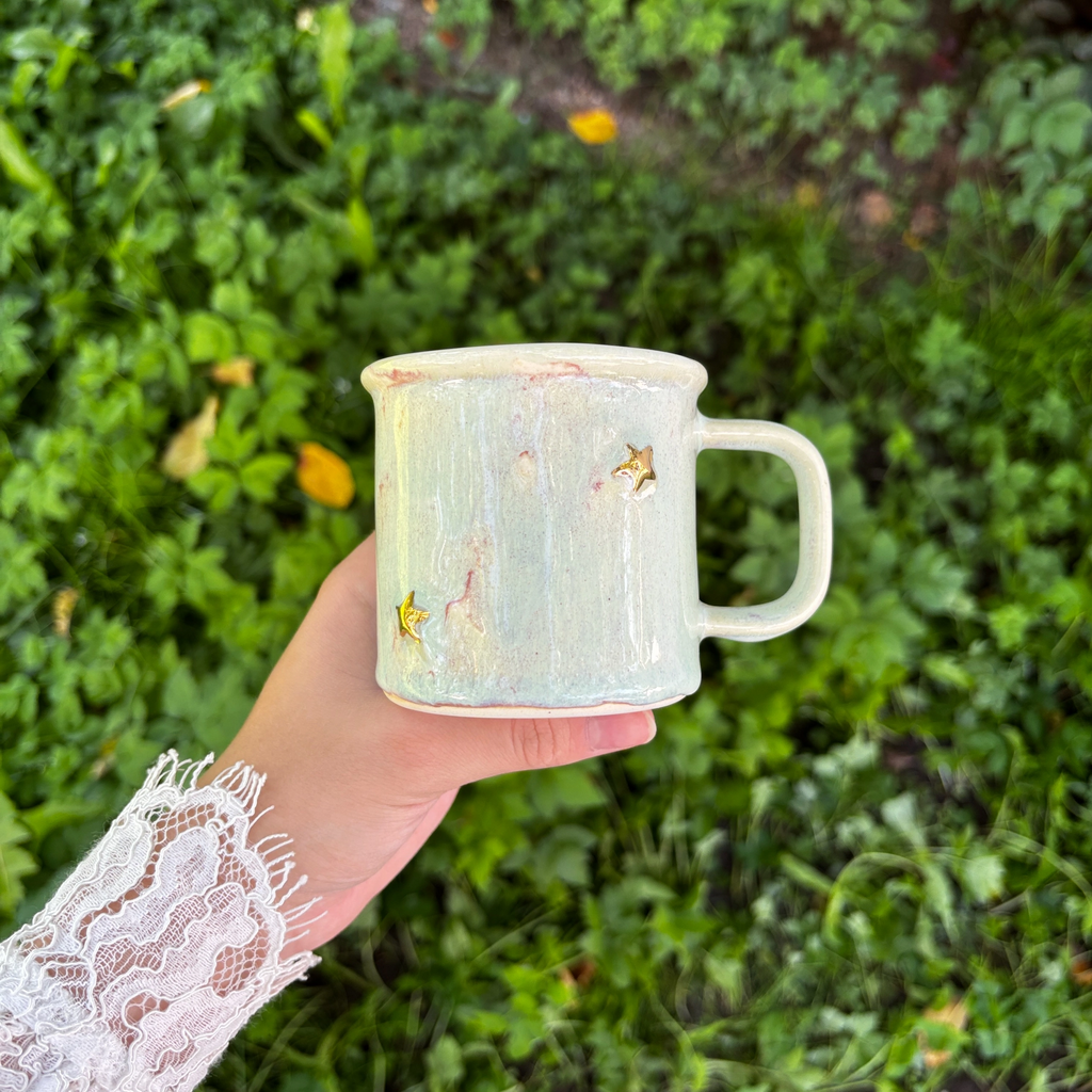 Кружка с золотыми звёздами