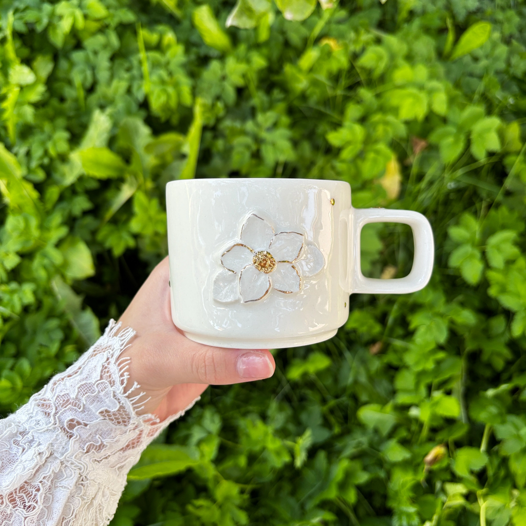 Кружка с цветком