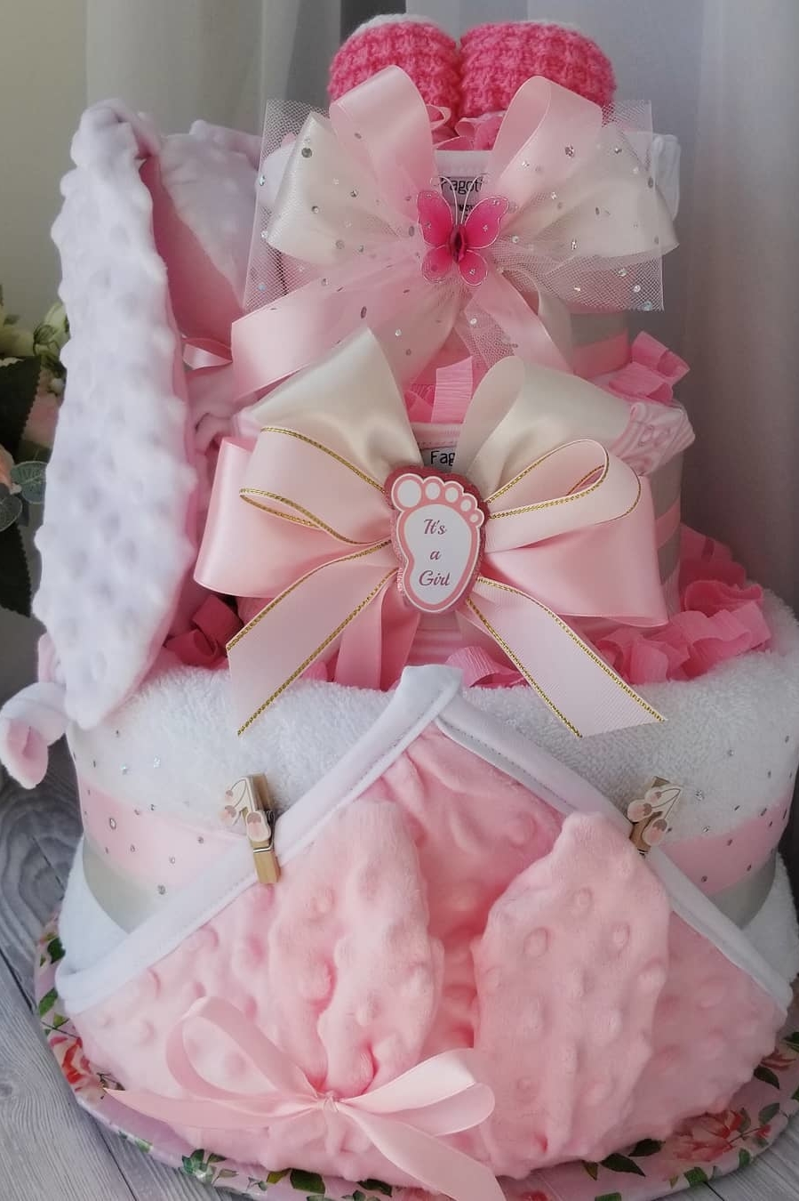 Торт из памперсов для девочки "Зайчик"