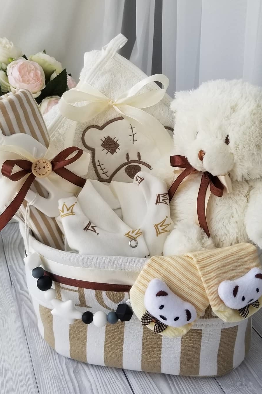 Подарочная корзина на рождение ребенка "Мой первый Мишка"
