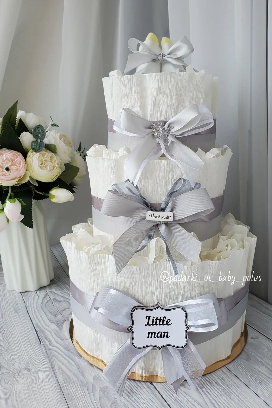 Торт из памперсов для мальчика "Серый металл"