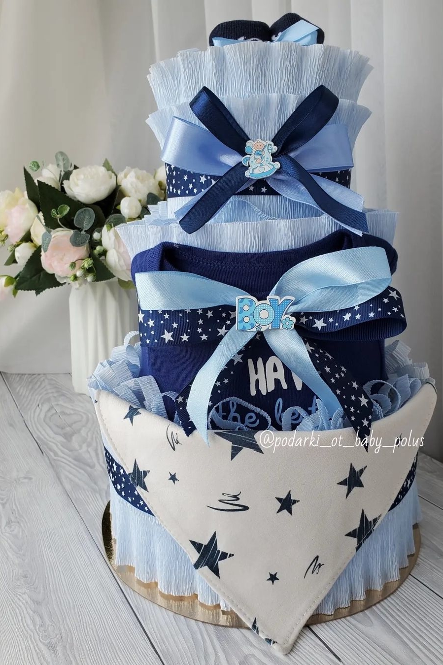 Торт из подгузников для мальчика "Звезды"