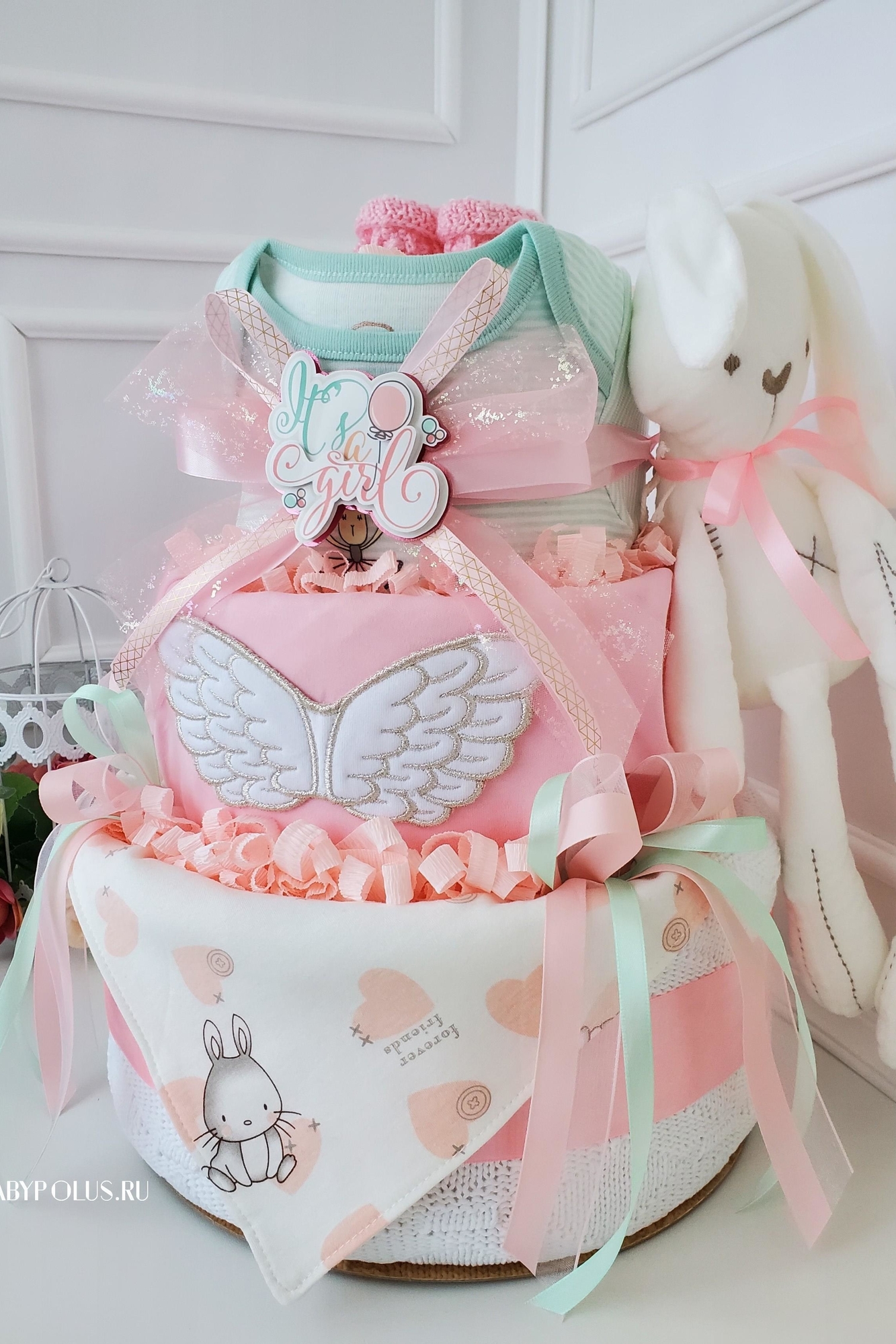 Торт из памперсов на рождение девочки "Мятный Пинк"