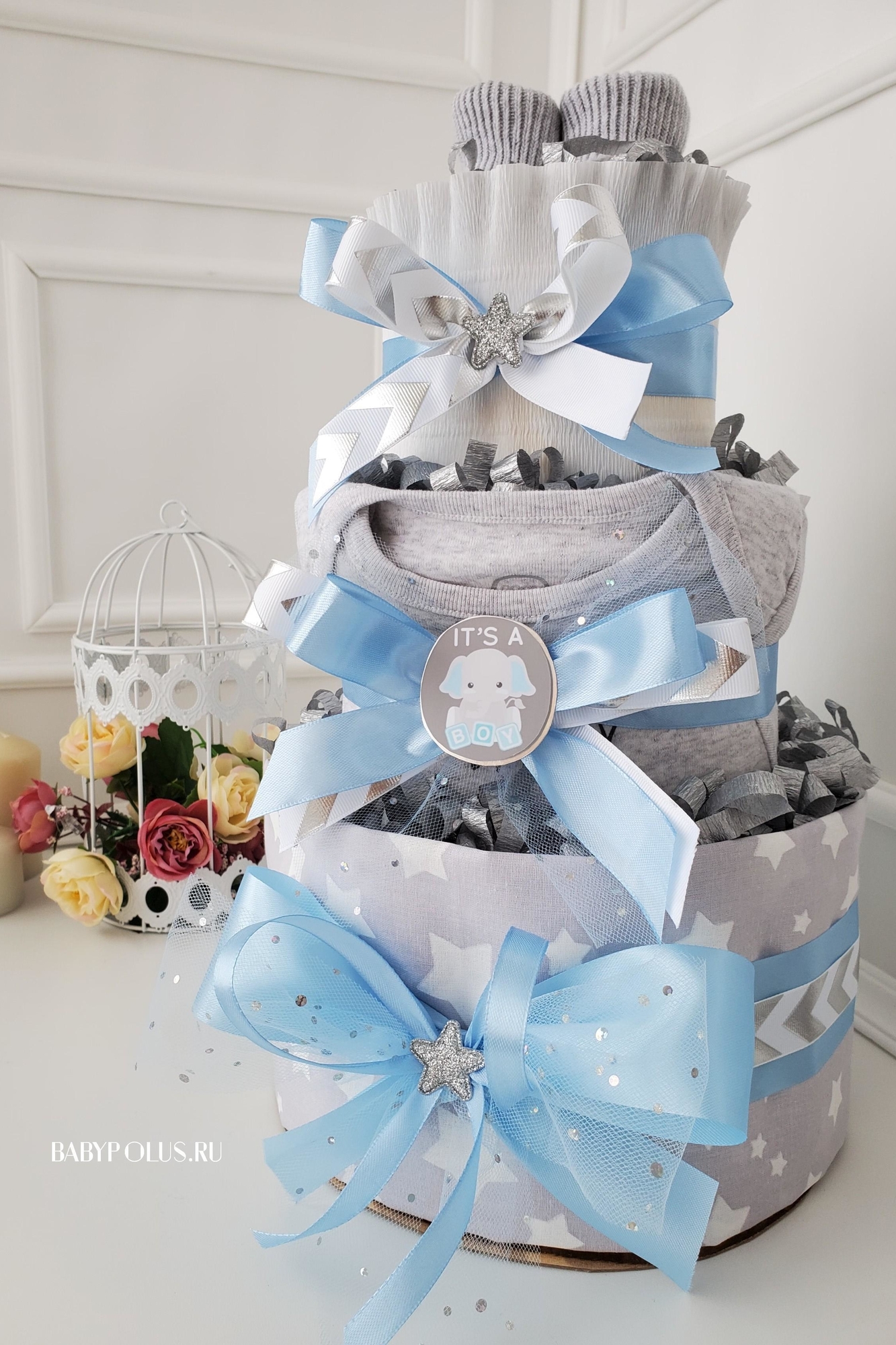 Торт из подгузников памперсов на рождение мальчика "Серый слоник"