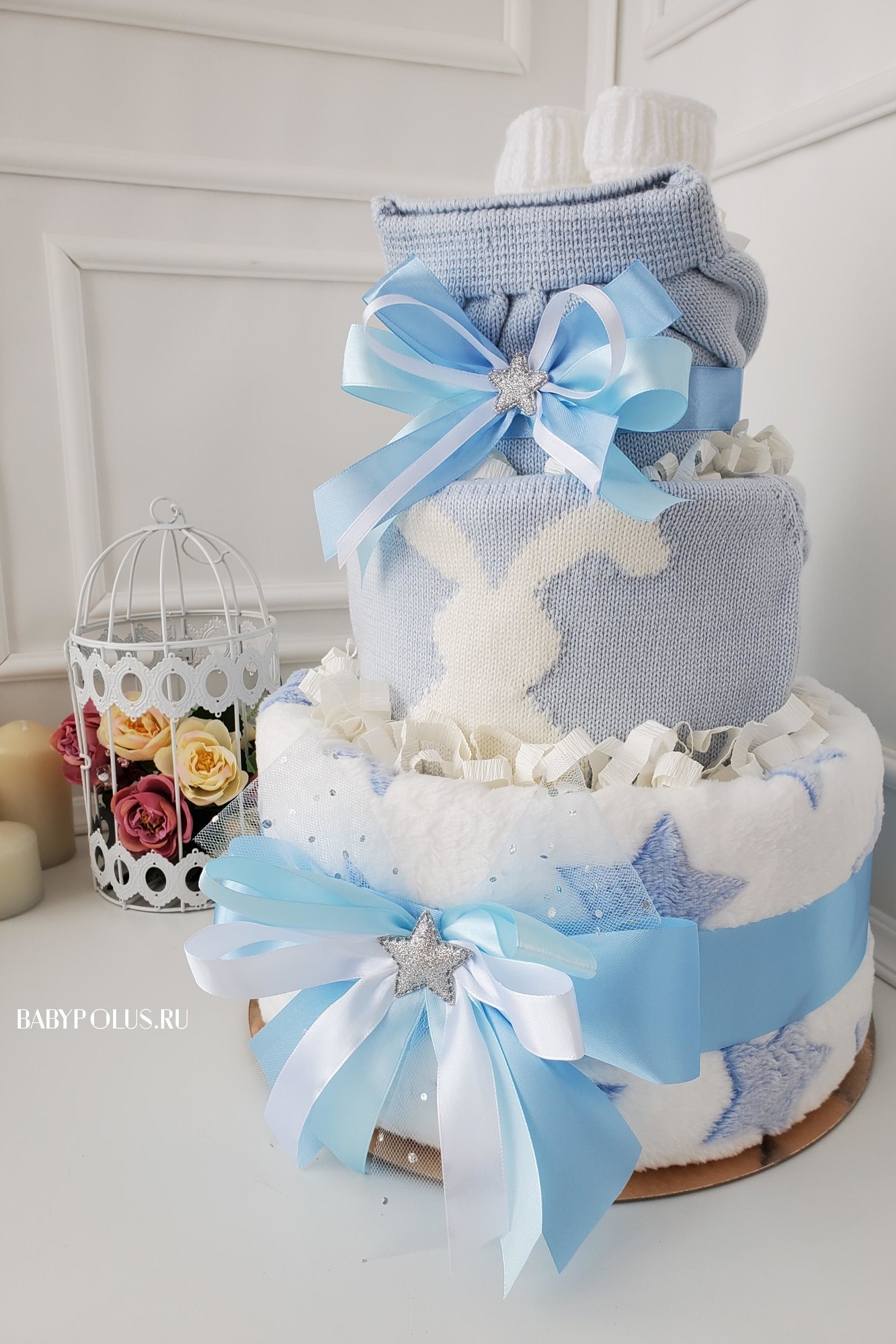 Торт из подгузников памперсов на рождение мальчика "Зайка"