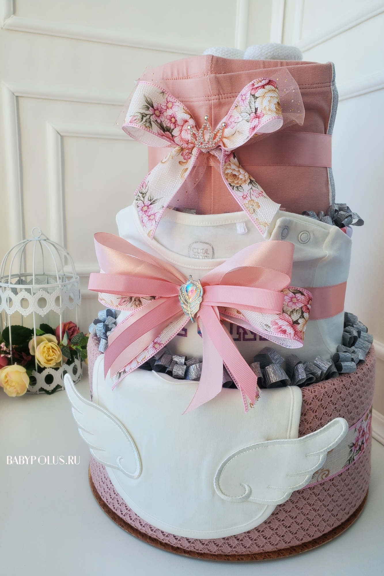 Торт из подгузников памперсов для девочки "Перышко павлина"