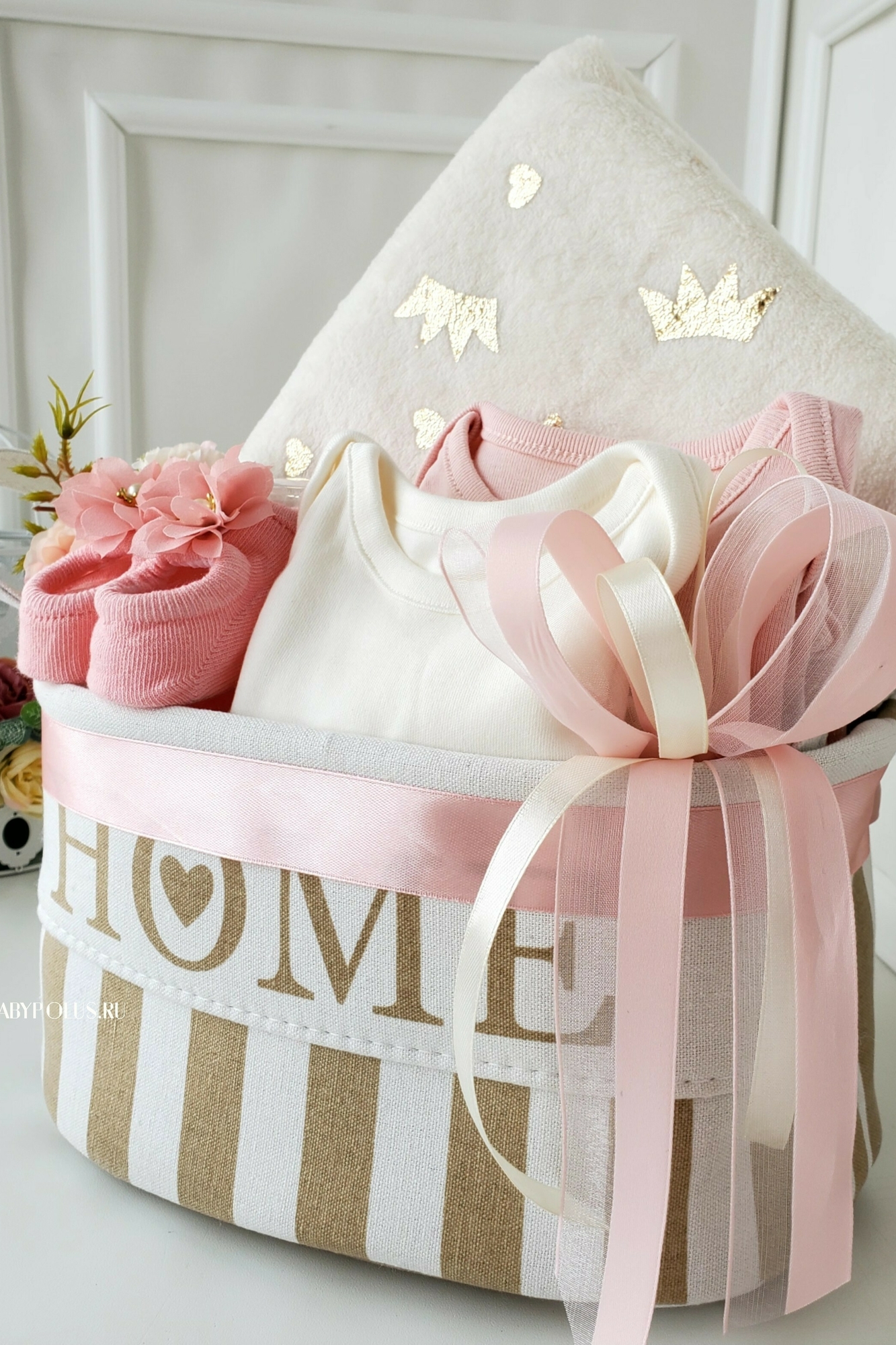 Подарочная корзина на рождение девочки "Корзинка нежности"