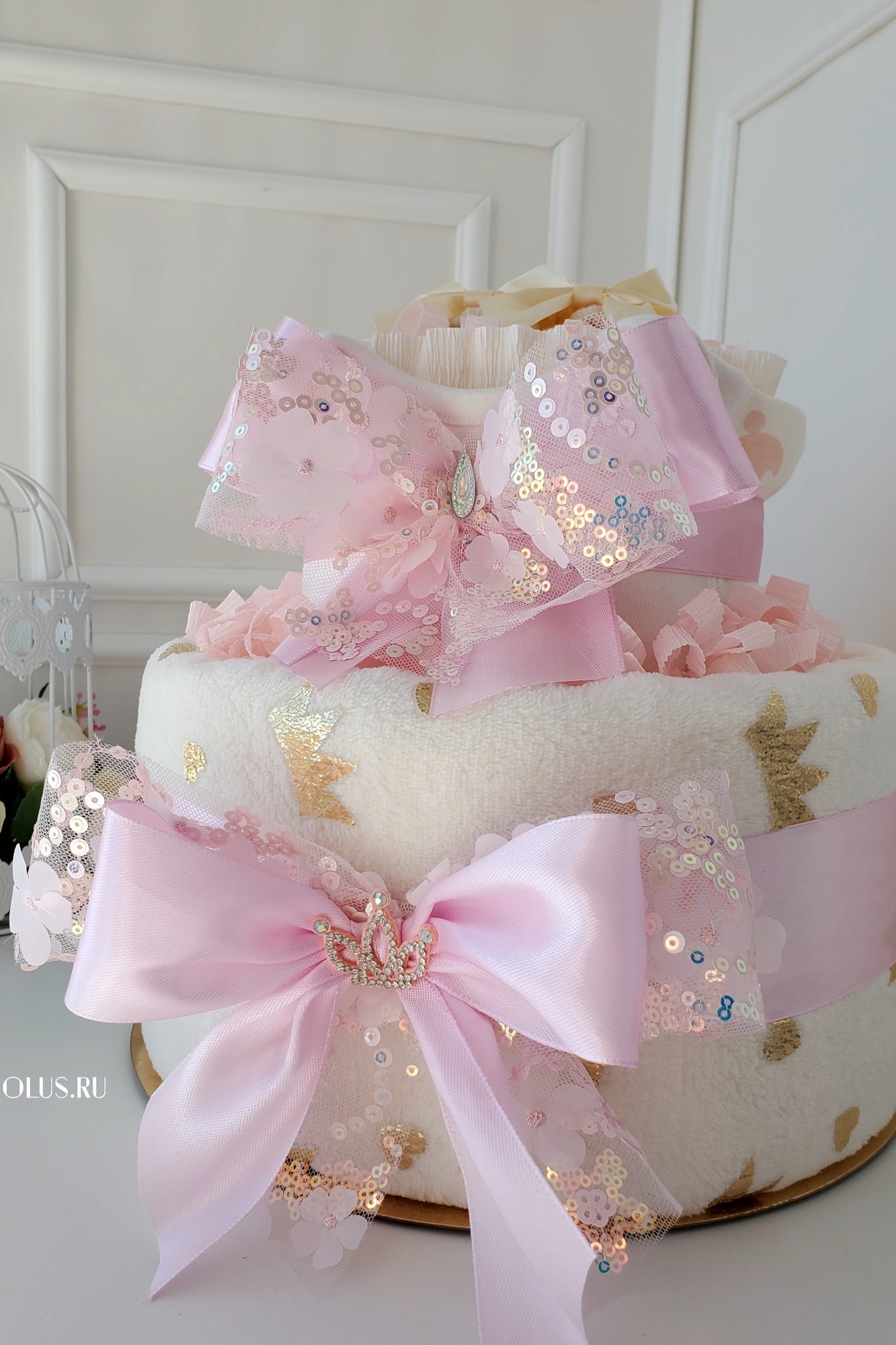 Торт из памперсов подгузников на рождение девочки "Розовый зайка"