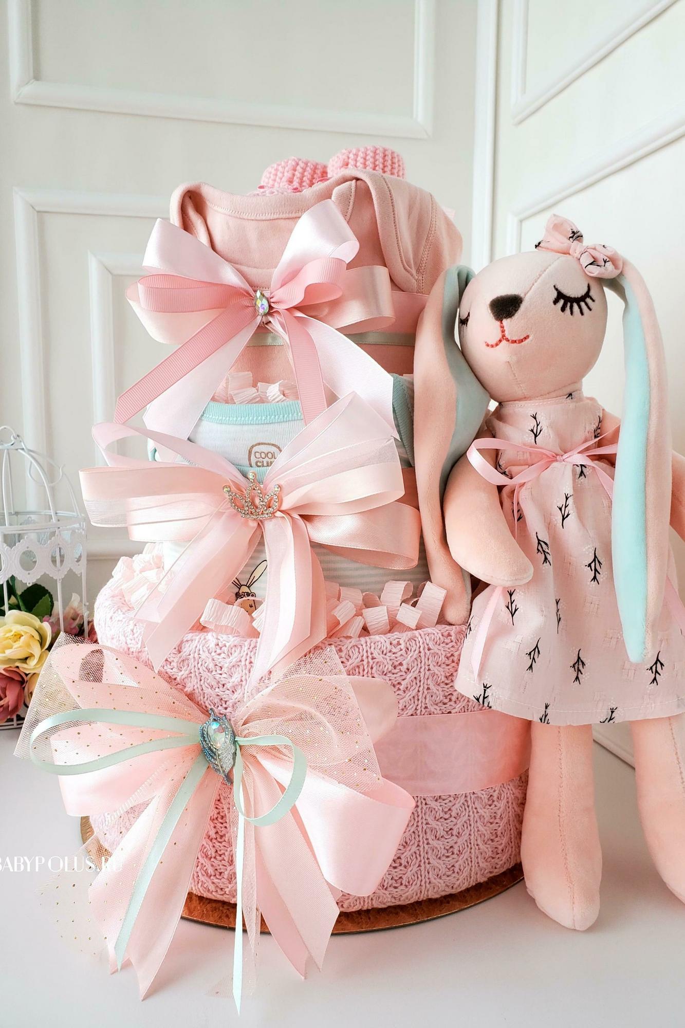 Торт из памперсов на рождение девочки "Кролик в платьице"