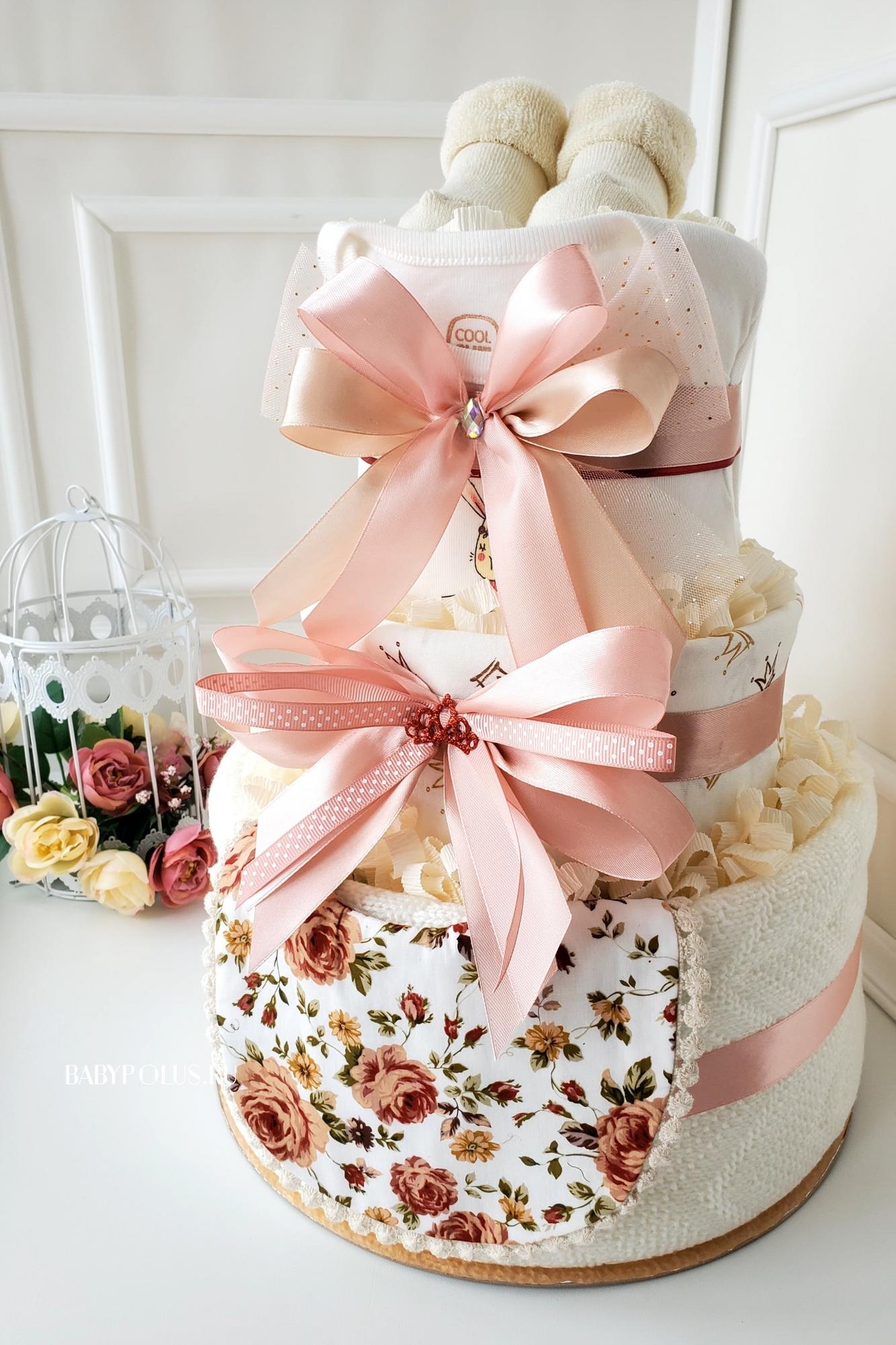 Торт из памперсов подгузников на рождение девочки "Розы"