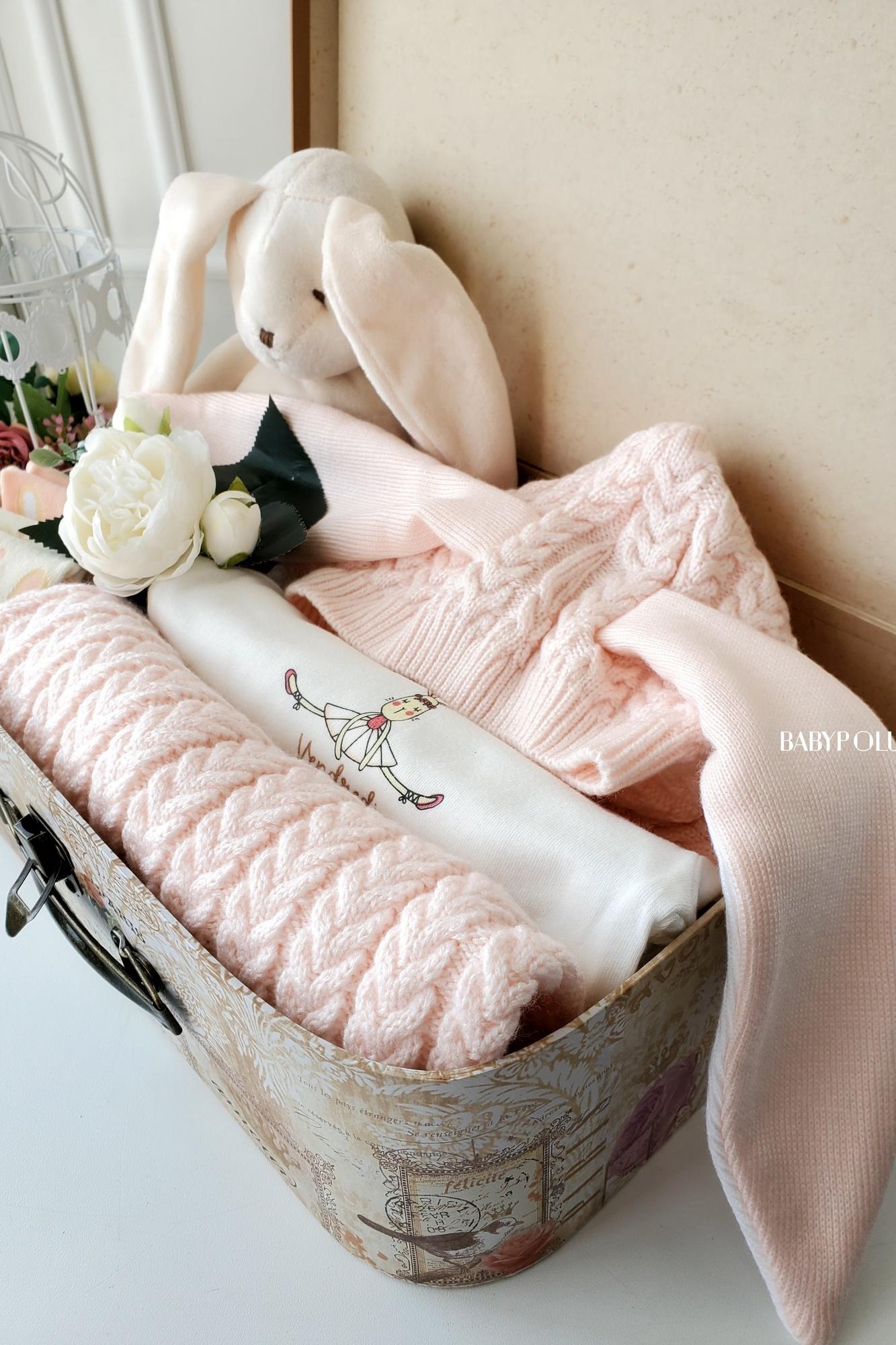 Бэби-бокс/ подарок на день рождения девочки "Чемоданчик зайчат"/подарок на годик