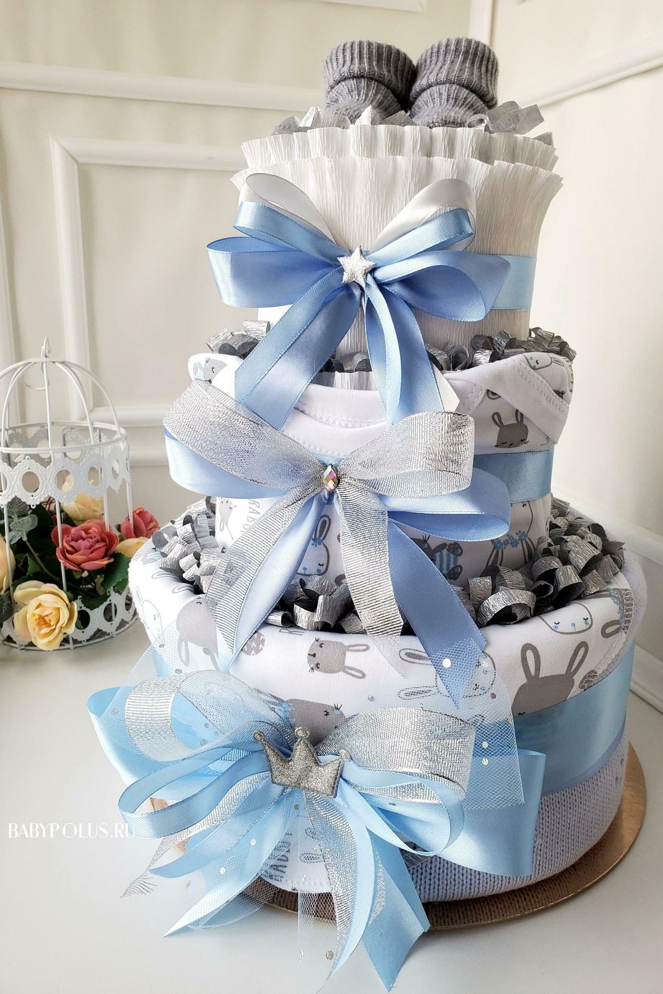 Торт из памперсов для мальчика "Зайка серый"