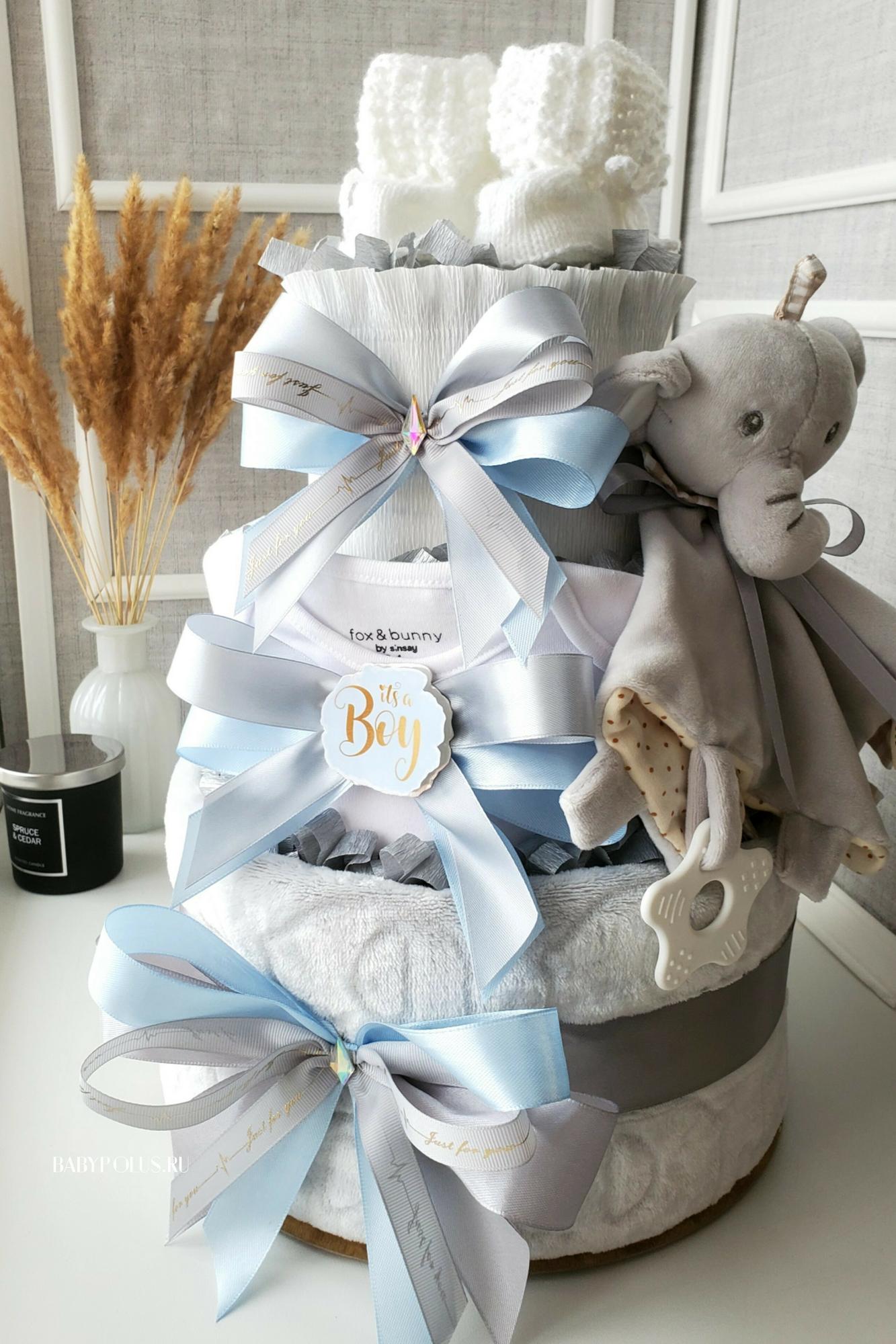 Торт из подгузников памперсов на рождение мальчика с комфортером Слоник