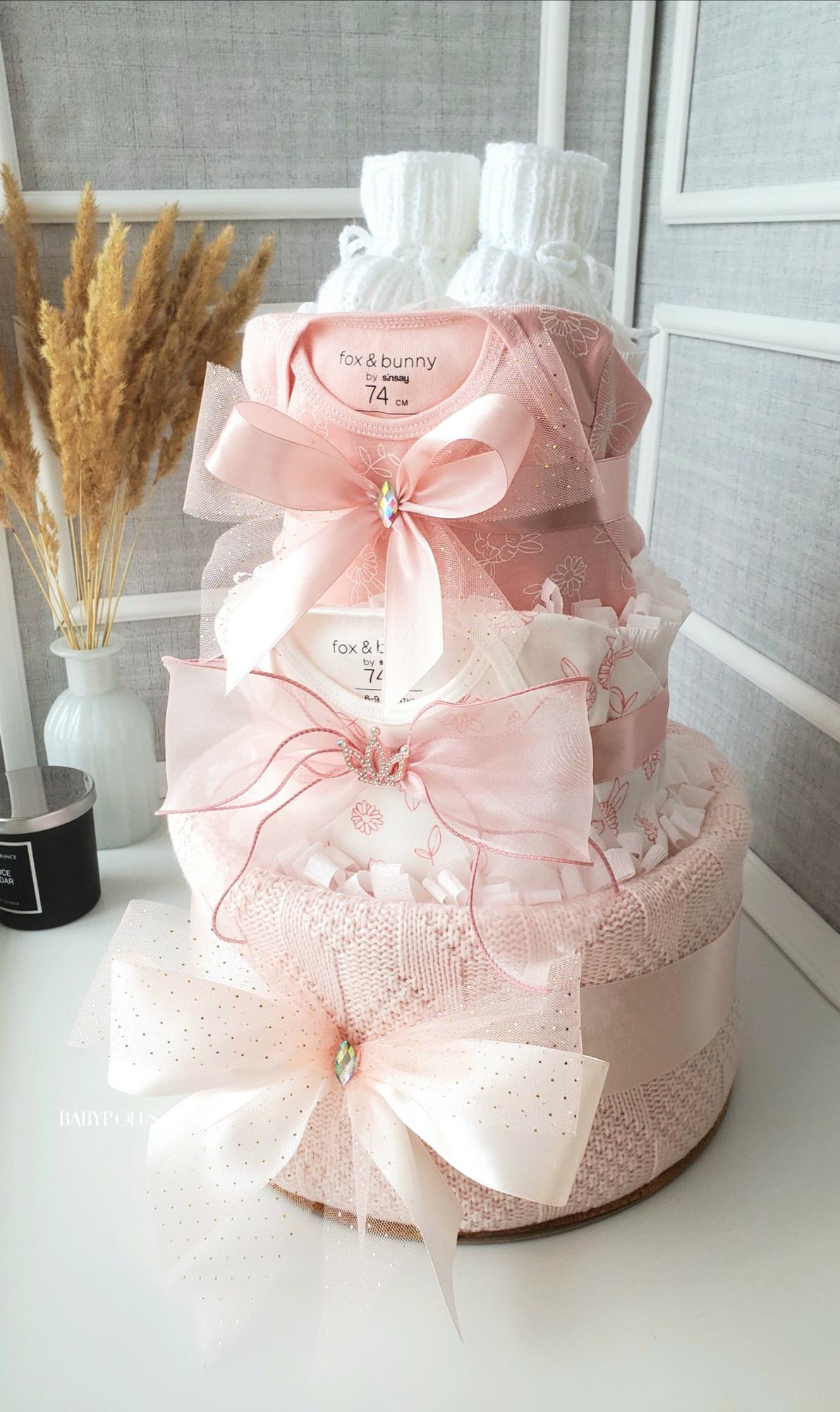 Торт из памперсов на рождение девочки "Нежно-розовый в цветочек"