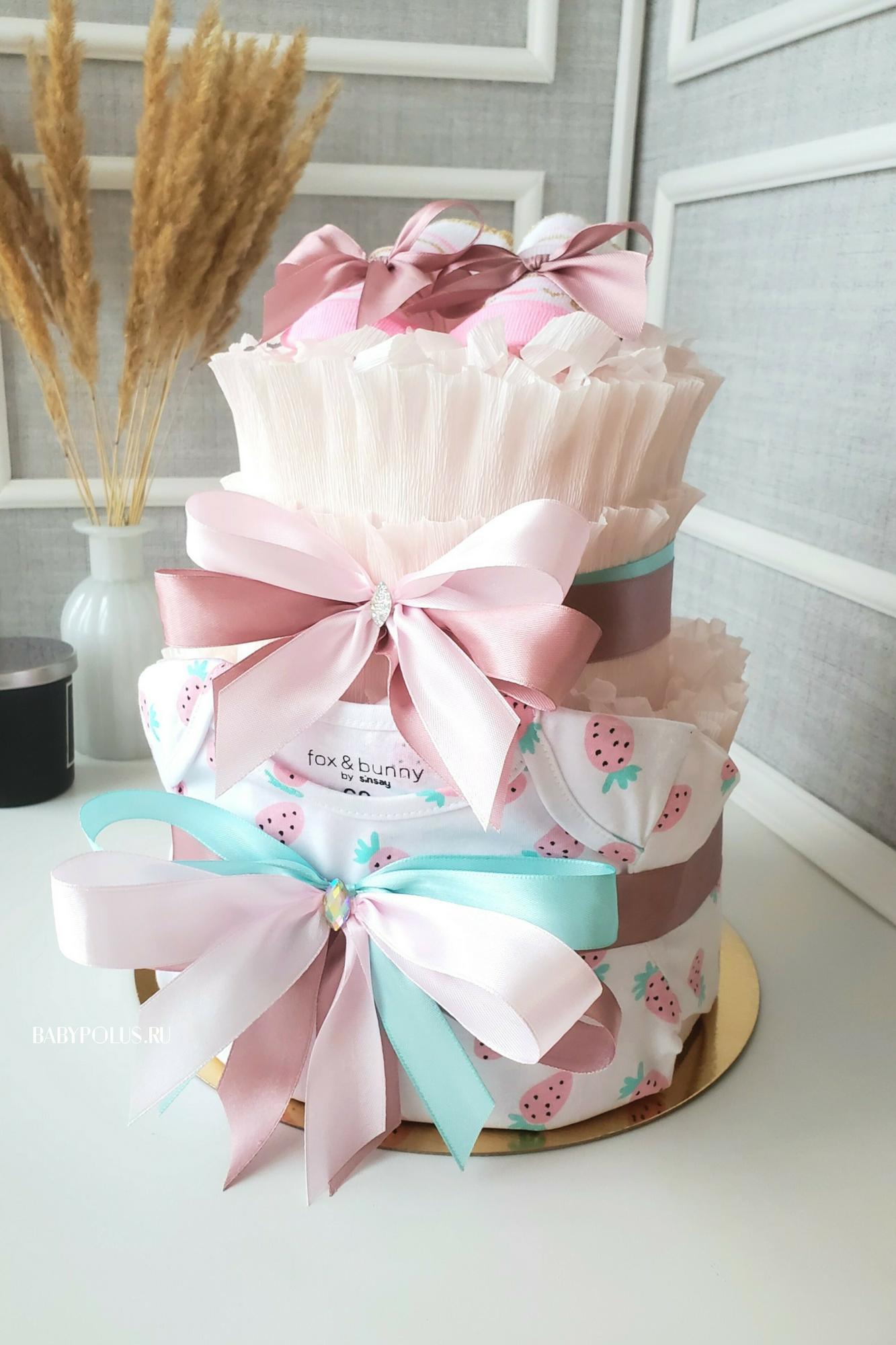 Торт из памперсов на рождение девочки "Клубничка"