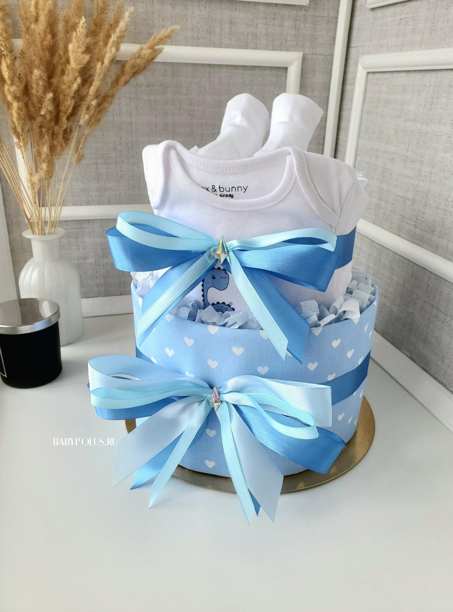 Торт из подгузников на рождение мальчика с пеленочкой и боди