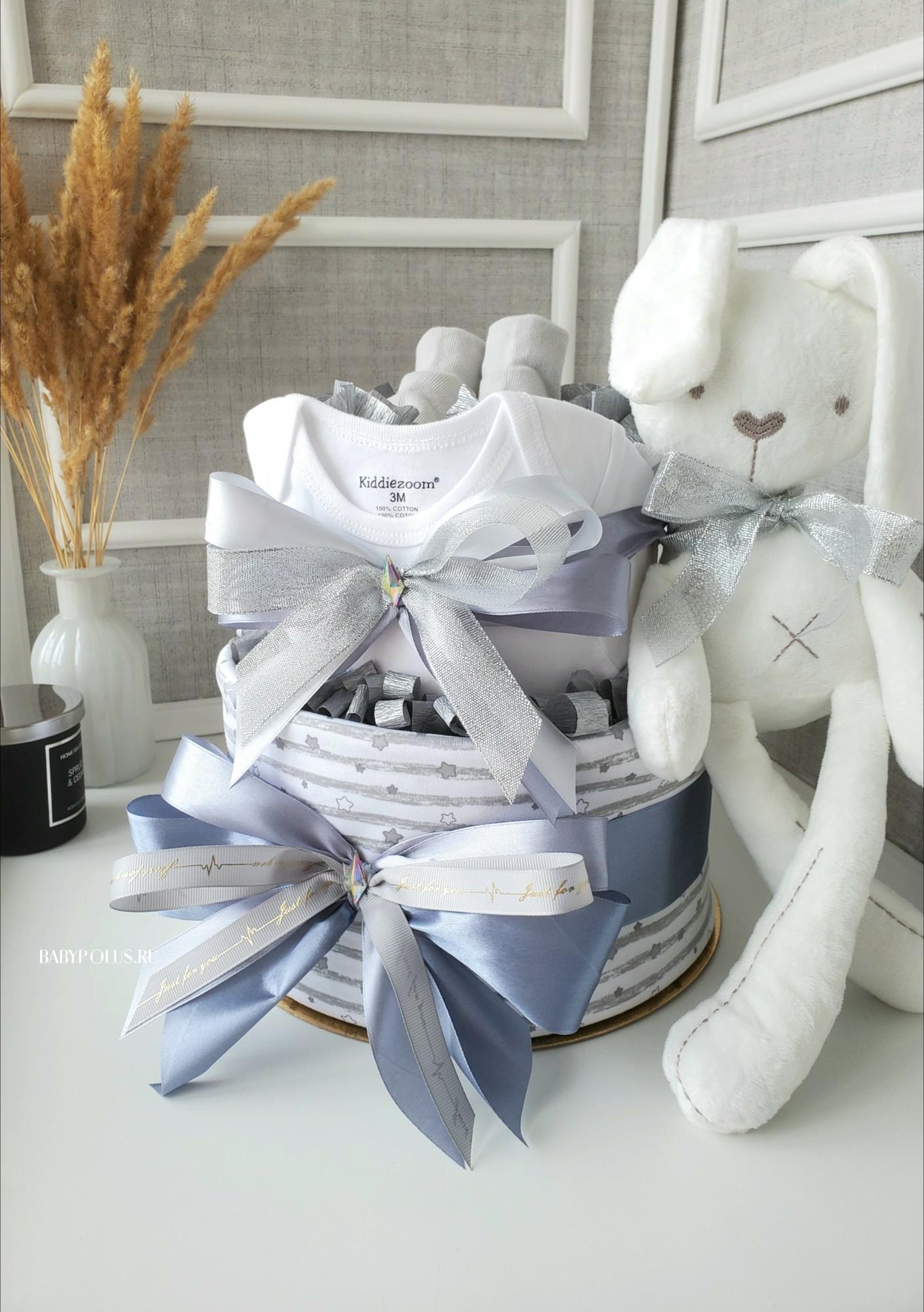 Торт из подгузников на рождение мальчика с Зайкой