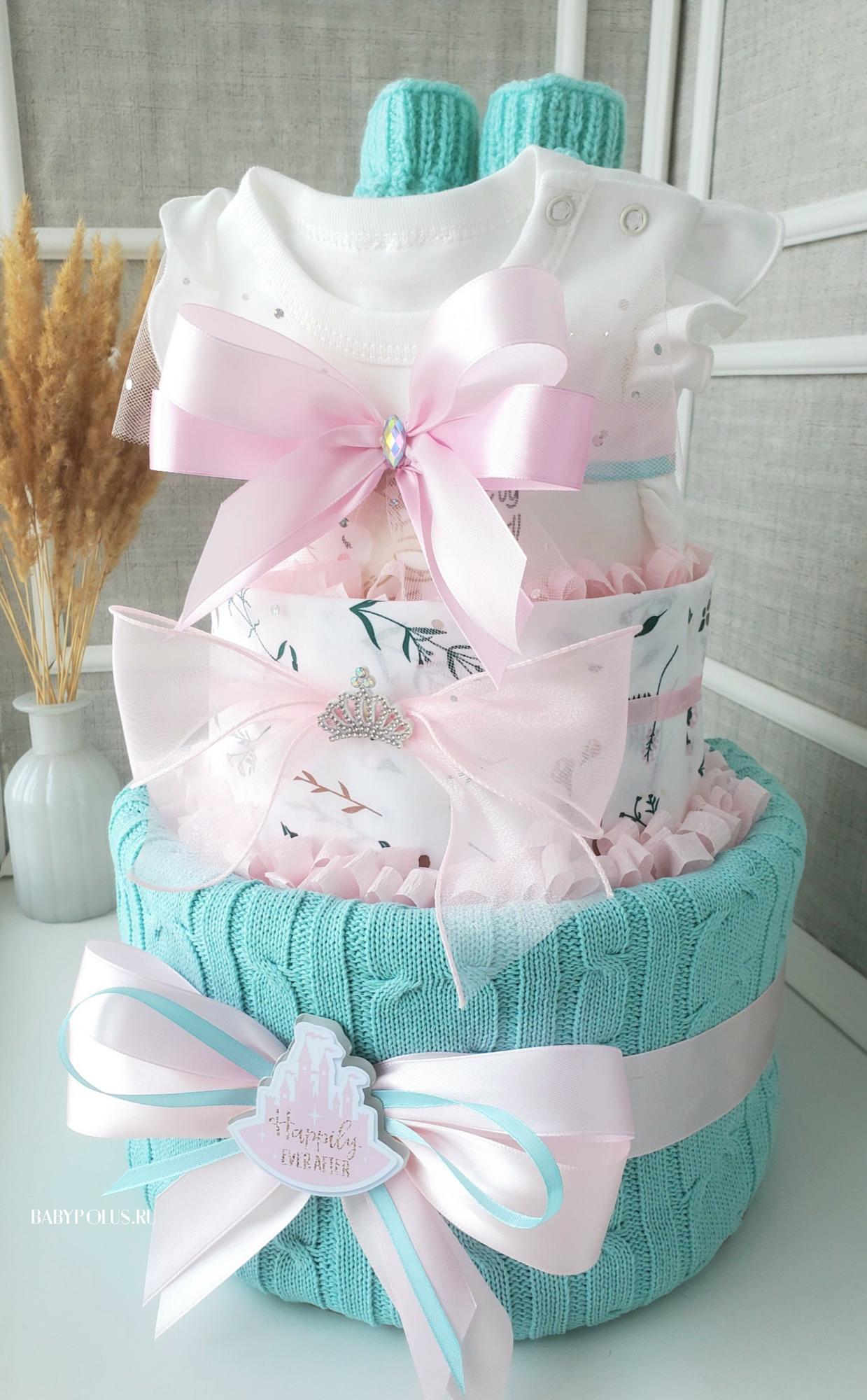 Подарок на выписку торт из подгузников для девочки