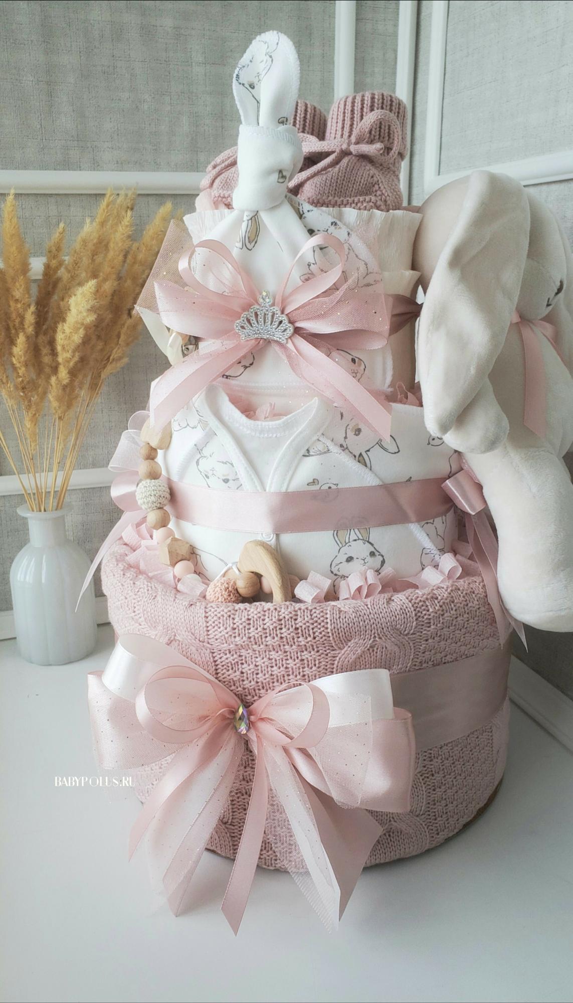 Торт из подгузников для девочки "Пудровый с зайкой"