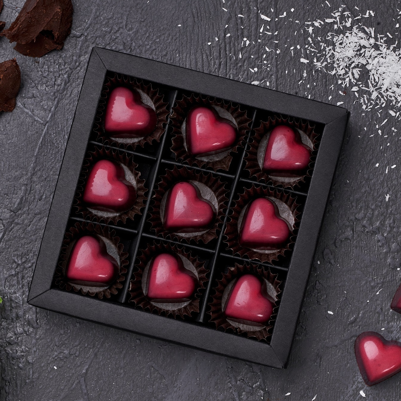 Набор кокосовых конфет в шоколаде