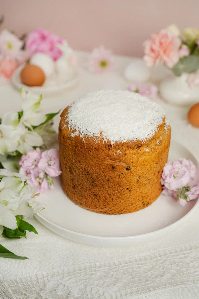 Кулич весенний с кокосовой стружкой 1100 г.