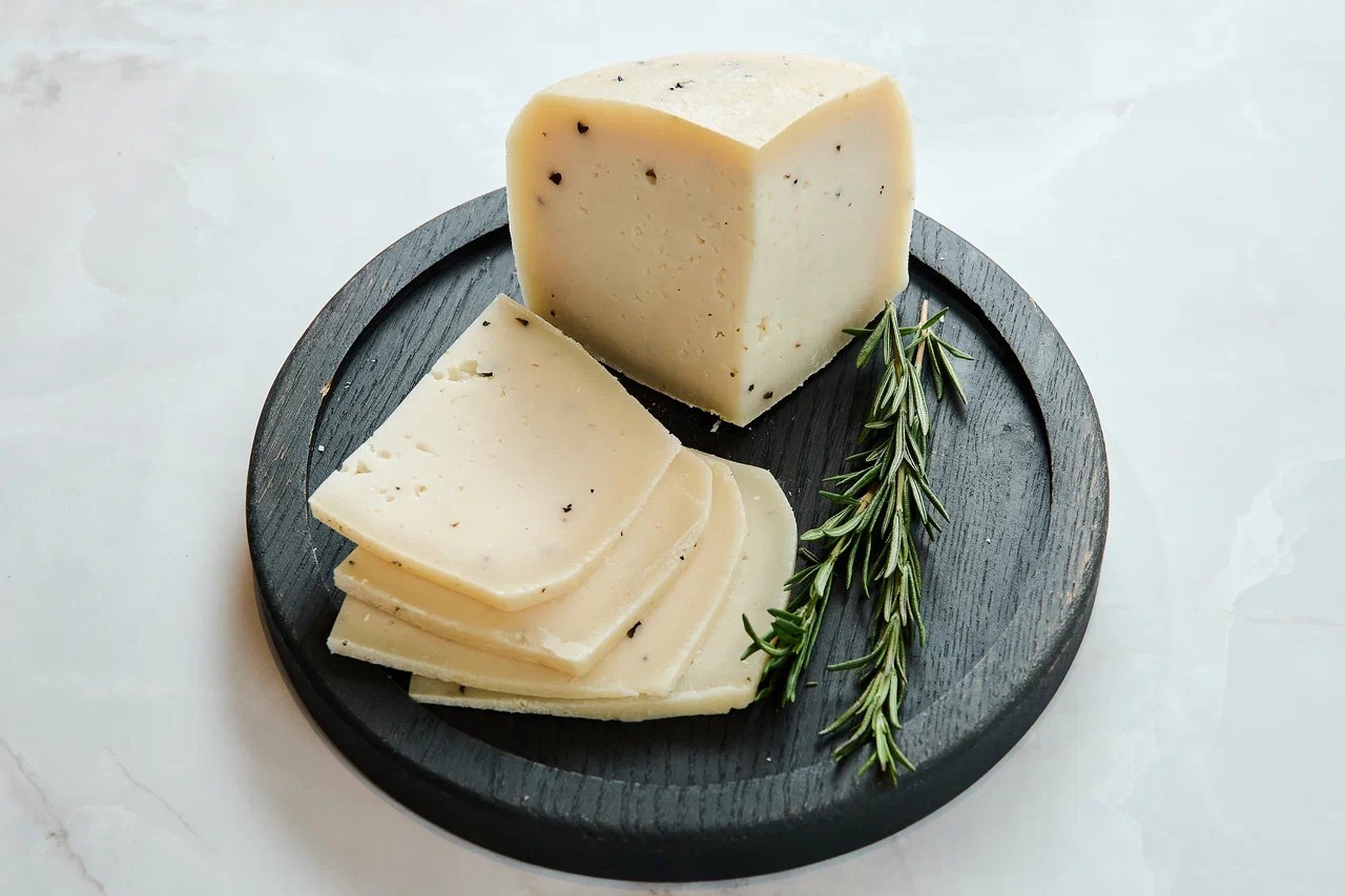 Сыр козий выдержанный  с трюфелем