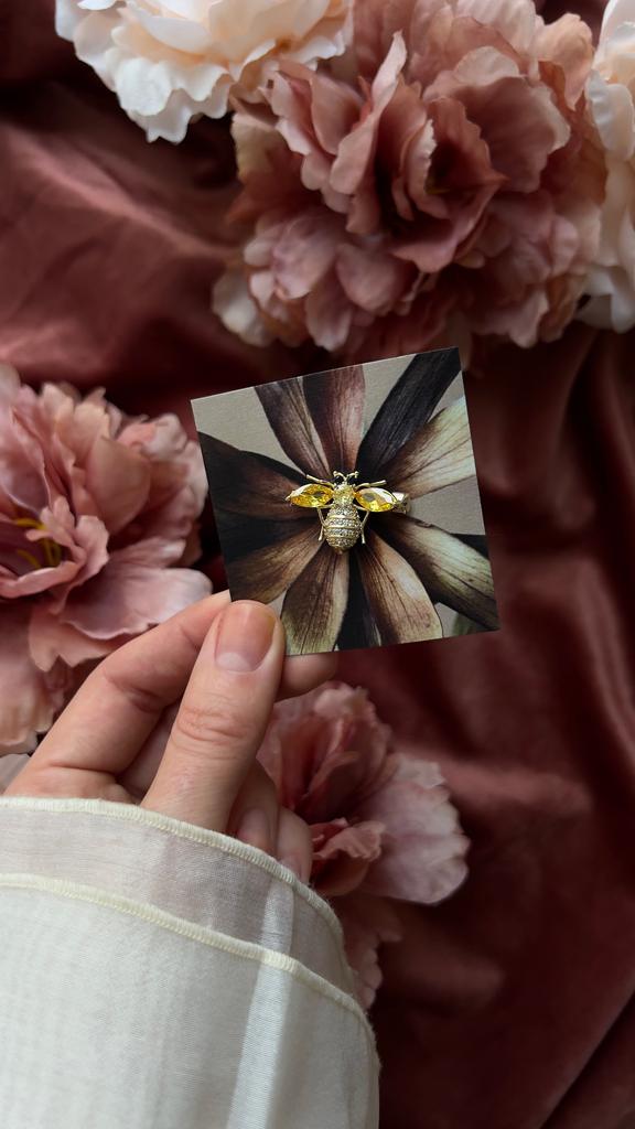 Брошь "HONEY 2.0"