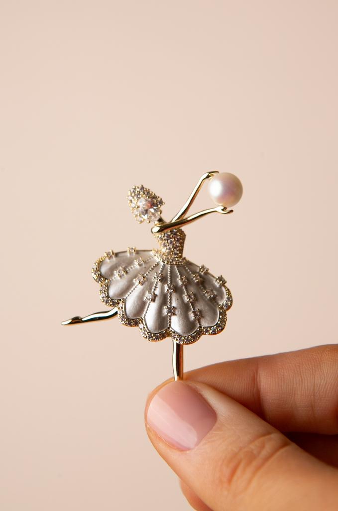 Брошь "BALERINA"