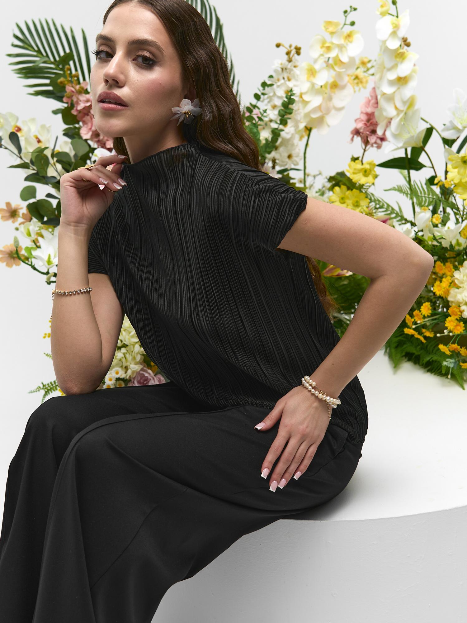 Блуза футболка нарядная офисная с коротким рукавом черная