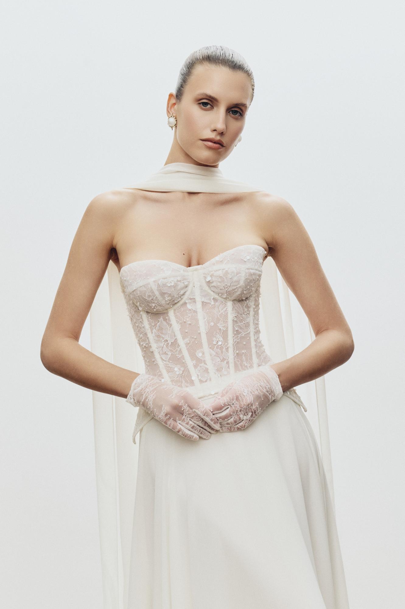 КЕЙТИ С ШИФОНОВОЙ ЮБКОЙ