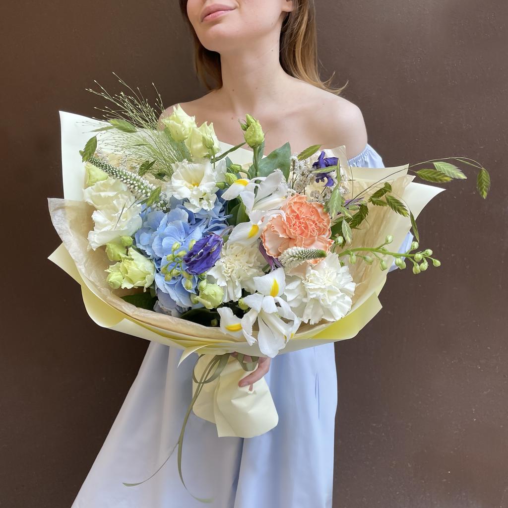 Ингрид (Раскидистый Букет с Гортензией)