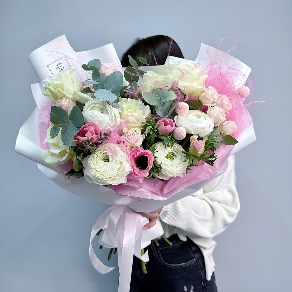 Кира (Букет с Ранункулюсами и Анемонами)