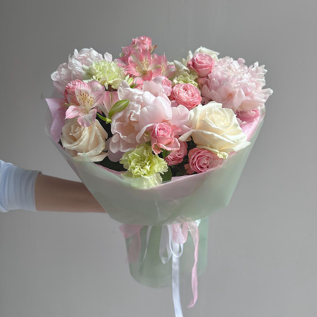 Сильфида (Пионы, пионовидные розы, яблочные гвоздики)