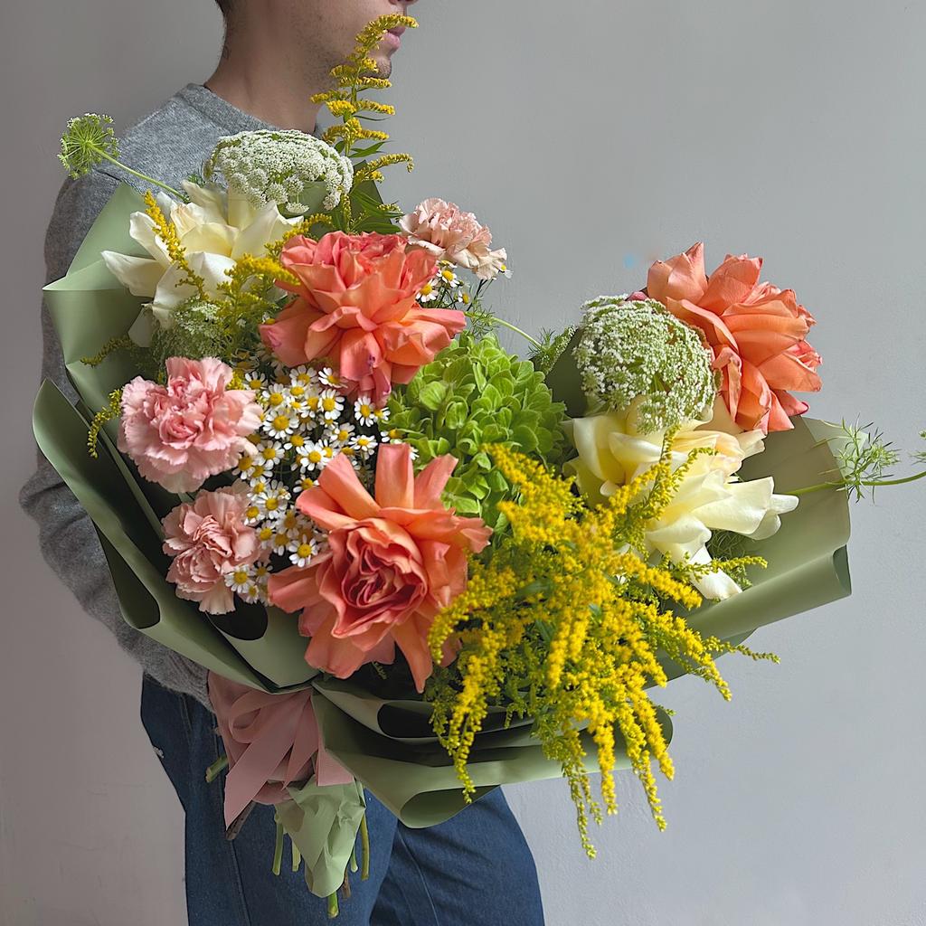 Фортуна (Сочный Букет с Гортензией и Крупными Розами)