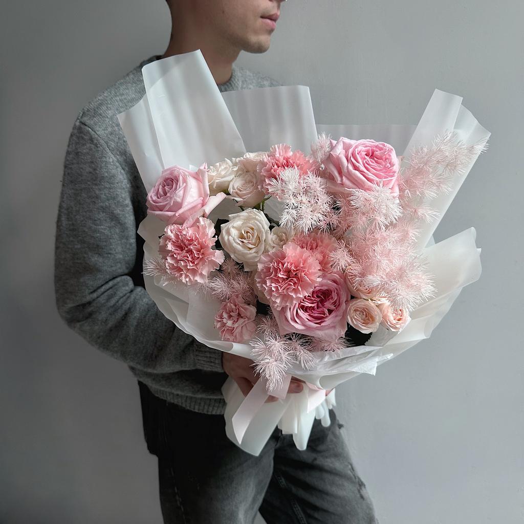 Сахарная Клюква (Ароматные Пионовидные Розы, Аспарагус, Гвоздики)