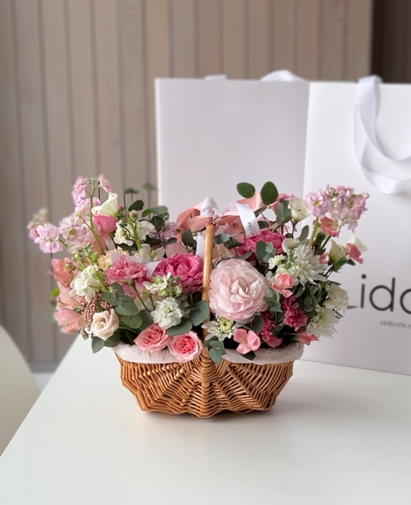 НЕЖНАЯ КОРЗИНА ДЛЯ МАМЫ