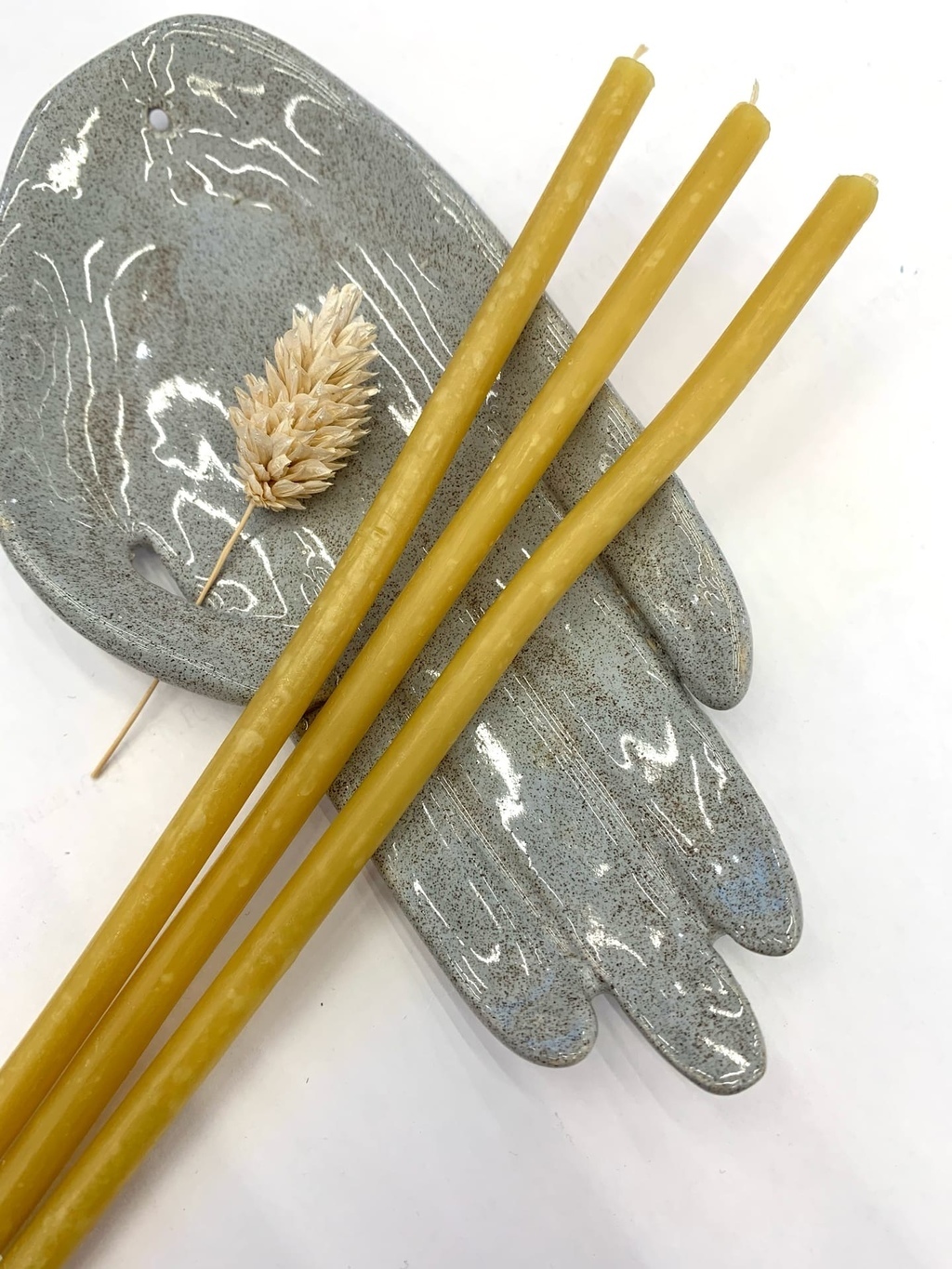 желтые восковые свечи