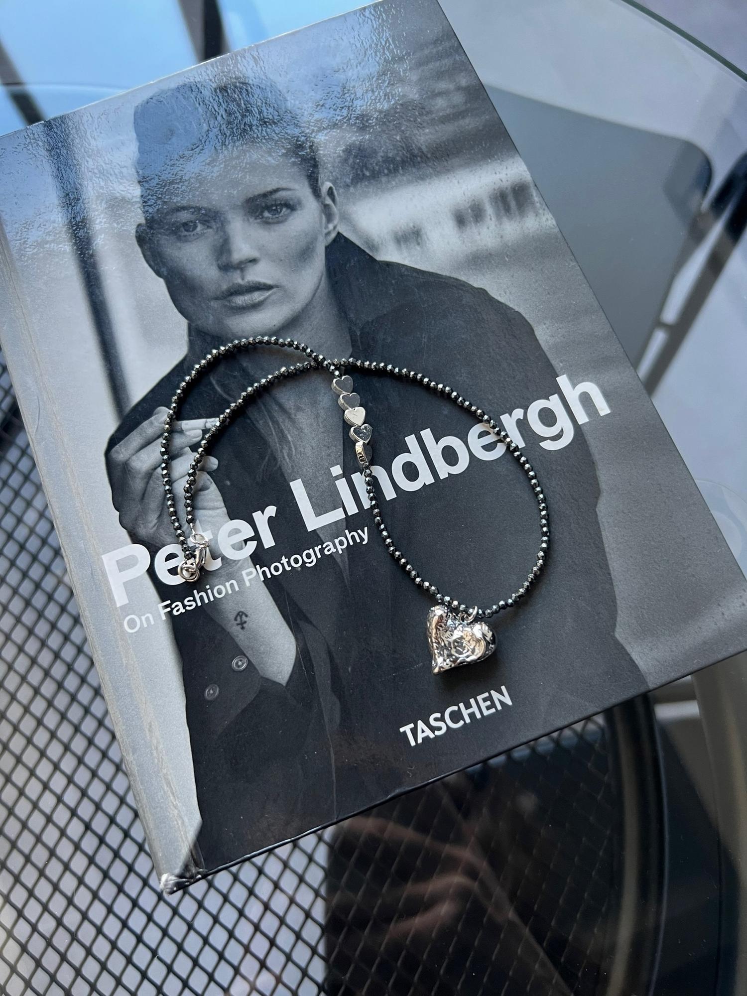 Кулон "Любовь сильнее страха"