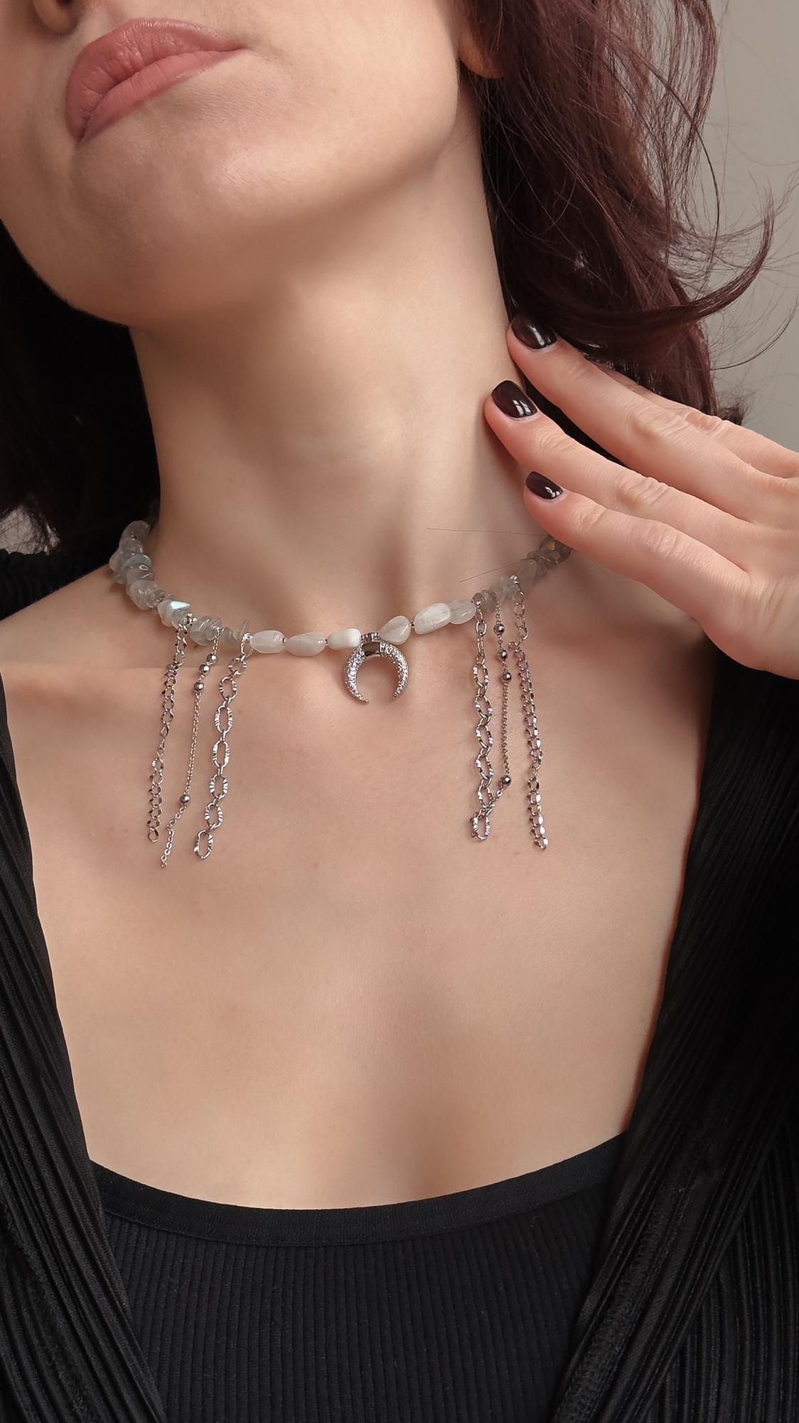 Колье с лунницей 3,34 из лабрадорита и лунного камня