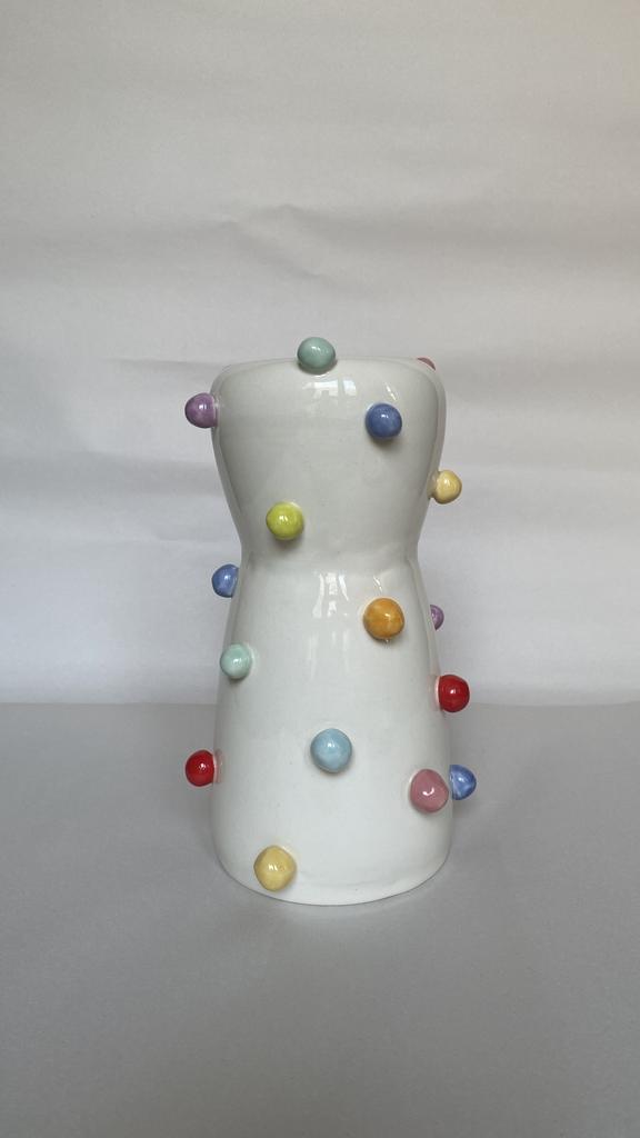 ВЫСОКАЯ ВАЗА С РАЗНОЦВЕТНЫМИ ШАРИКАМИ