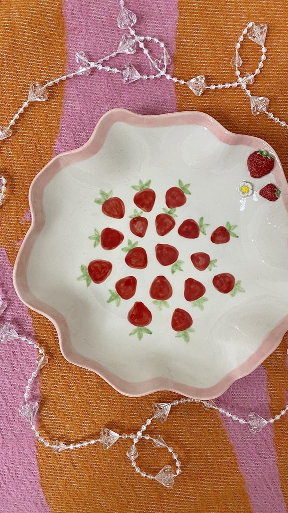 Тарелочка «Клубничное»