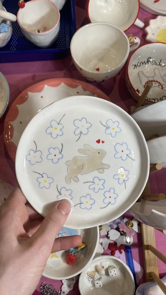 Маленькая тарелочка «Кролик в цветах»