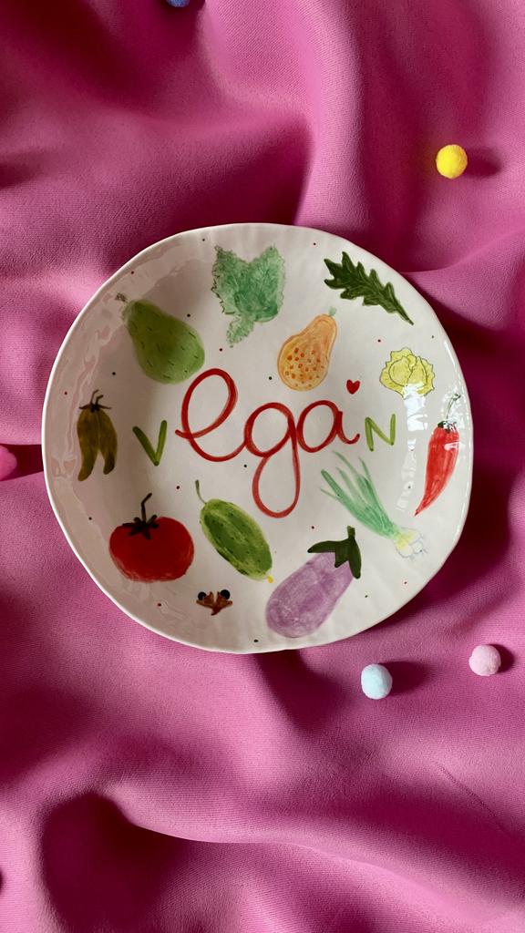 Тарелка «v(Ega)n» с овощами