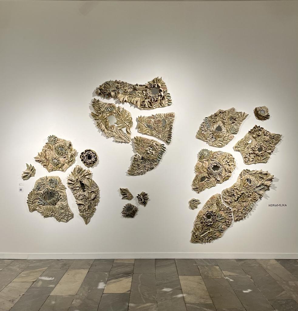 Композиция «Осколки» на Salon de 4ceramics